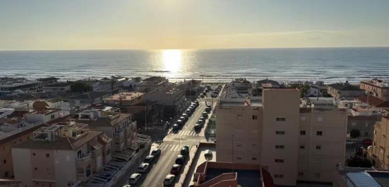 Venta - Apartamento / piso -
Torrevieja - Los Europeos