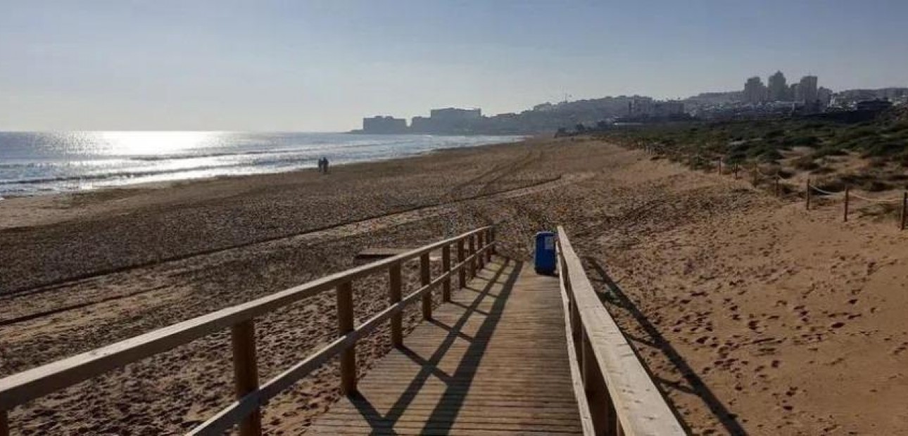Venta - Apartamento / piso -
Torrevieja - Los Europeos