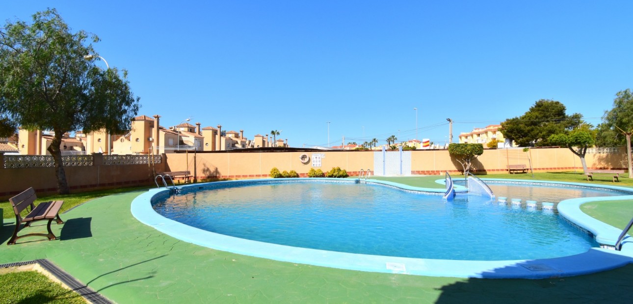 Venta - Apartamento / piso -
Orihuela Costa - La Florida