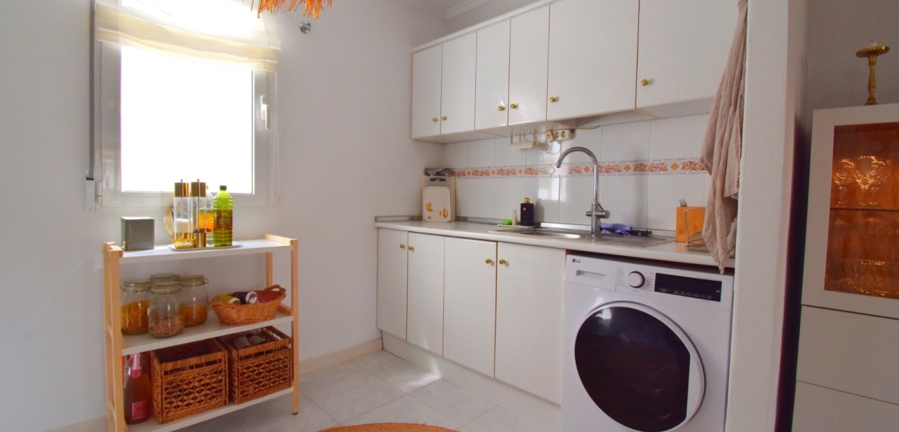 Venta - Apartamento / piso -
Orihuela Costa - La Florida