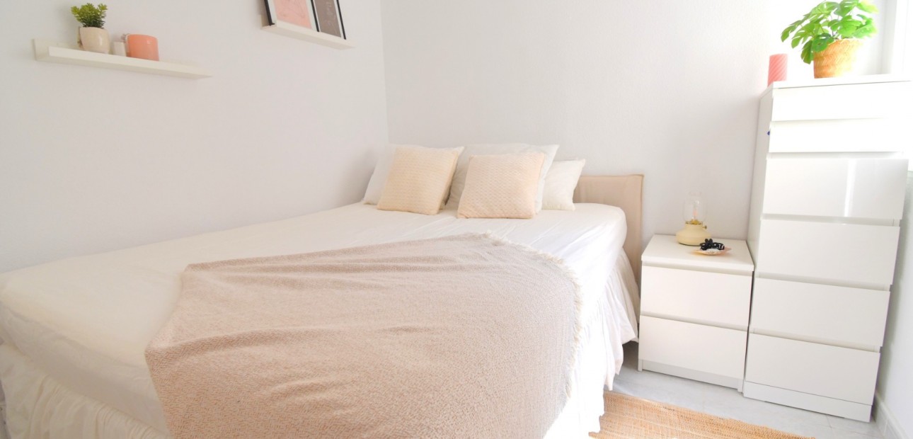 Venta - Apartamento / piso -
Orihuela Costa - La Florida