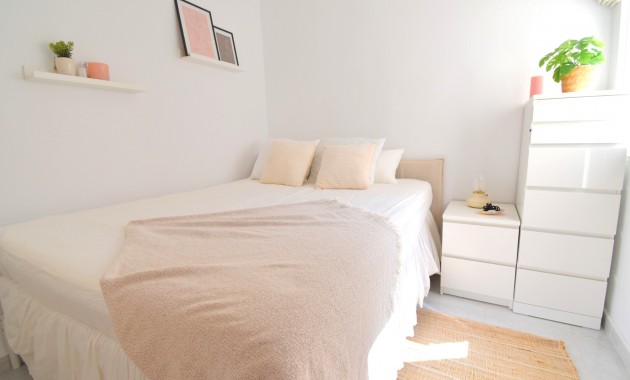 Venta - Apartamento / piso -
Orihuela Costa - La Florida