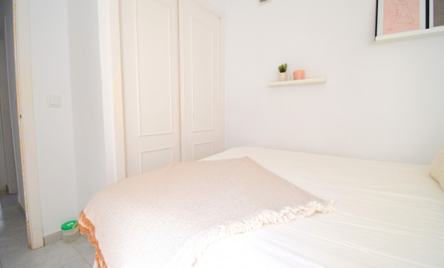 Venta - Apartamento / piso -
Orihuela Costa - La Florida