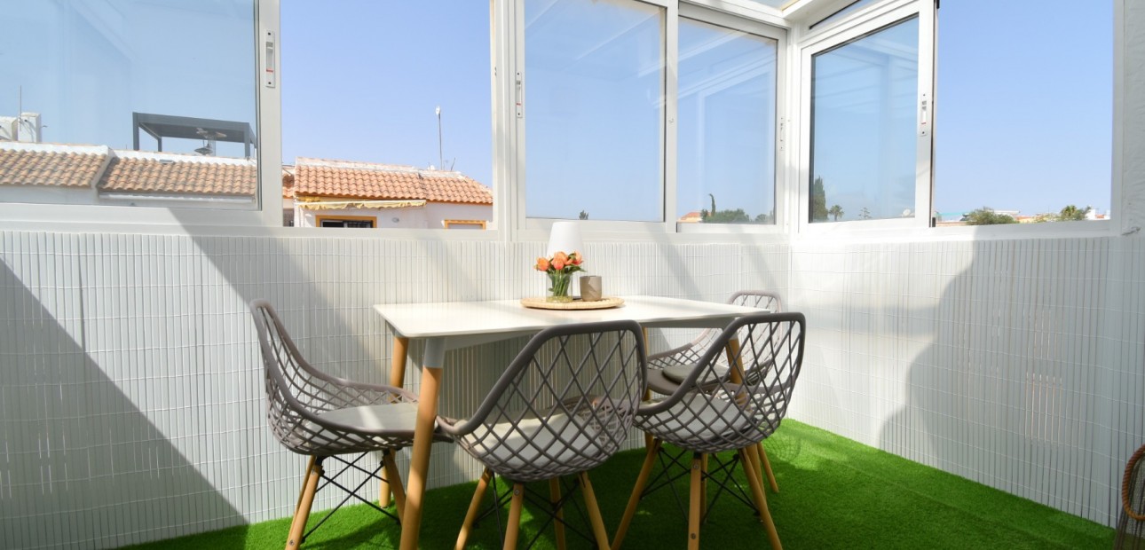 Venta - Apartamento / piso -
Orihuela Costa - La Florida