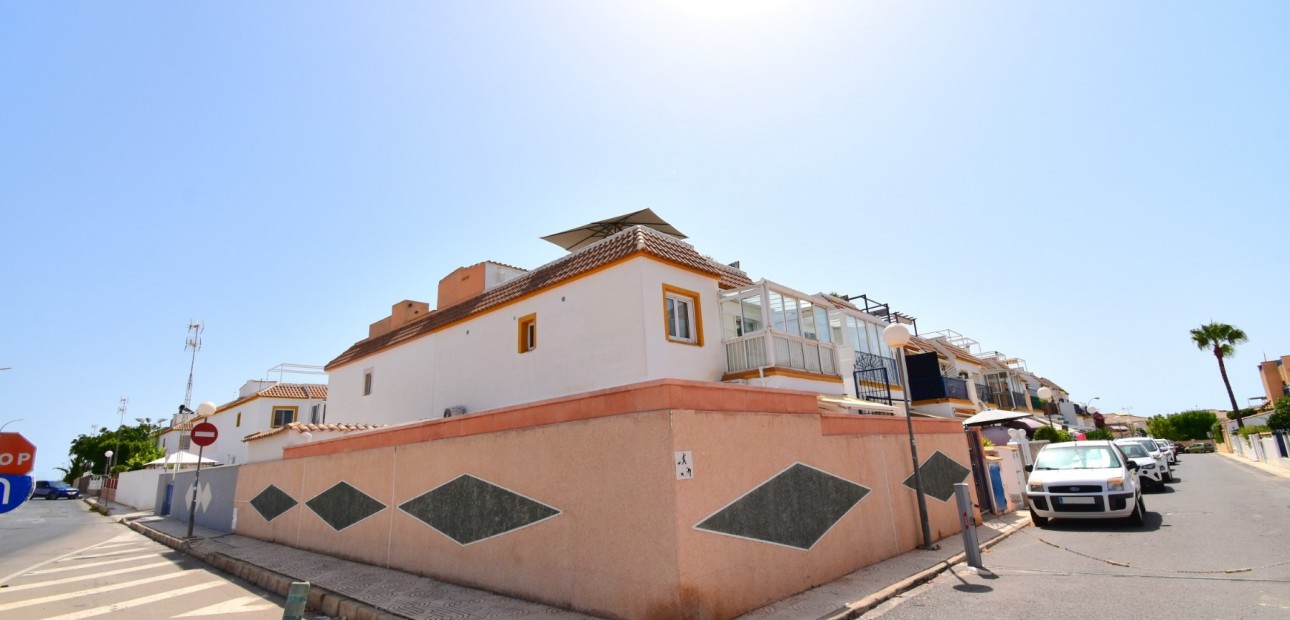 Venta - Apartamento / piso -
Orihuela Costa - La Florida
