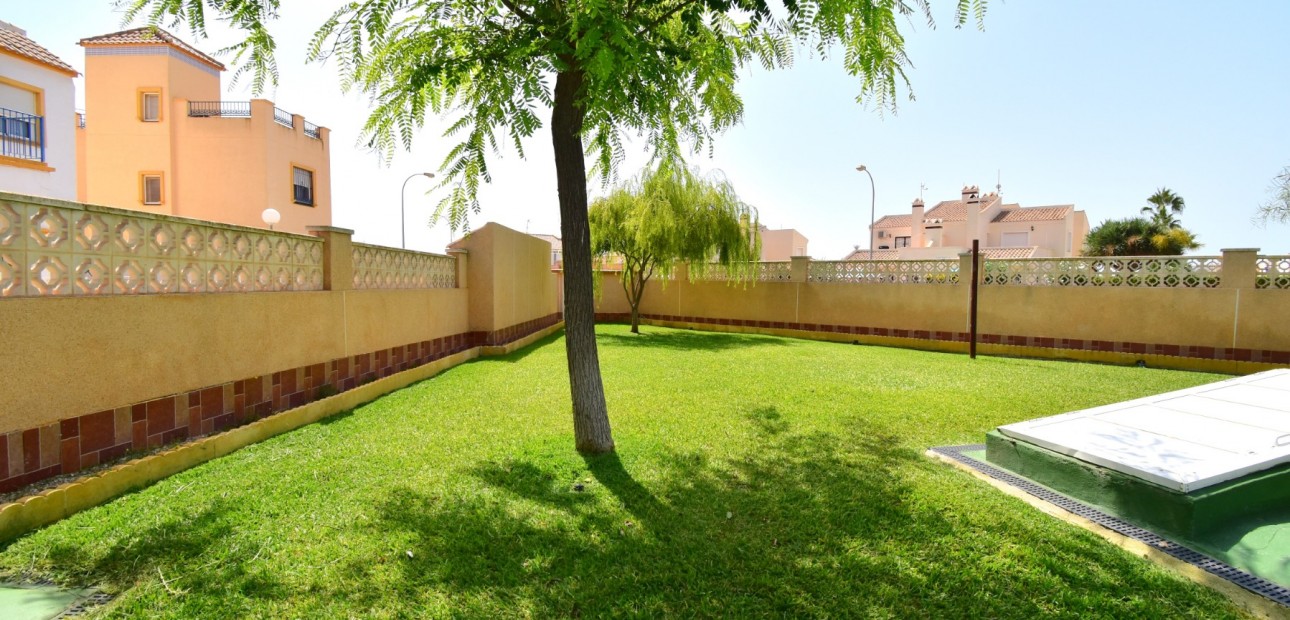 Venta - Apartamento / piso -
Orihuela Costa - La Florida