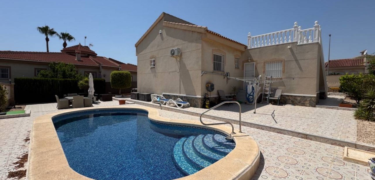 Sale - Villa -
Ciudad Quesada - Lo Pepin