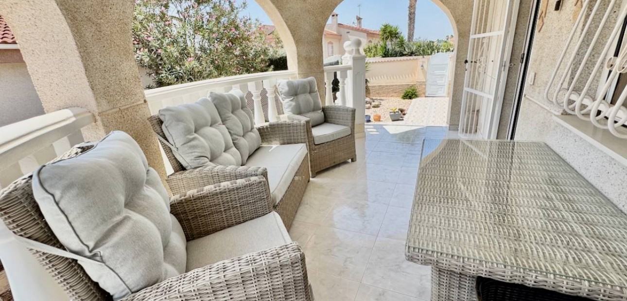 Sale - Villa -
Ciudad Quesada - Lo Pepin