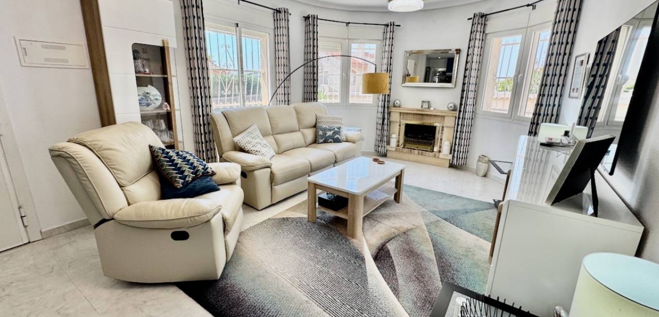 Sale - Villa -
Ciudad Quesada - Lo Pepin