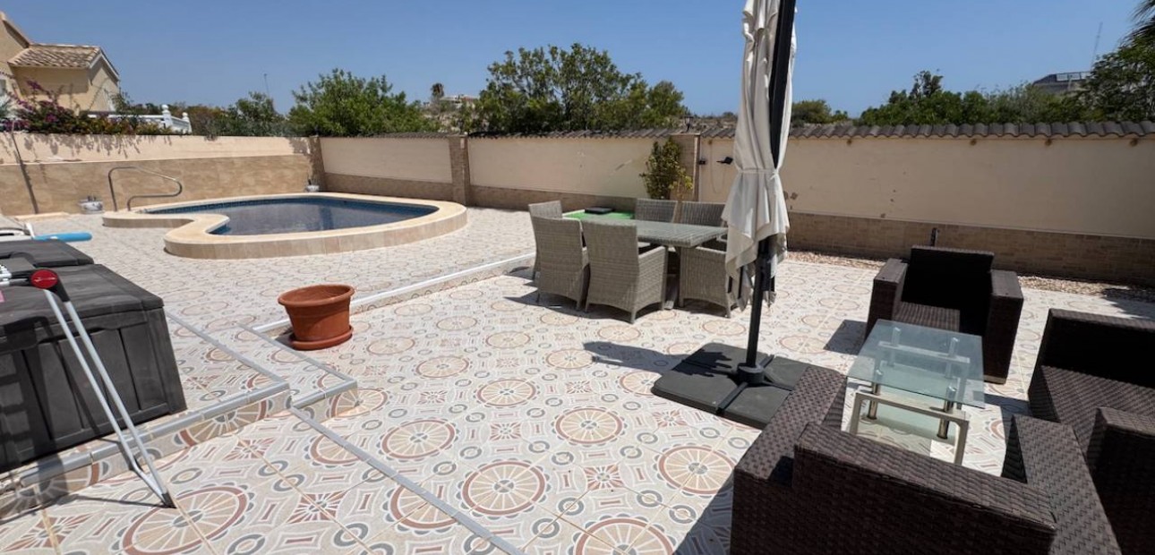 Sale - Villa -
Ciudad Quesada - Lo Pepin