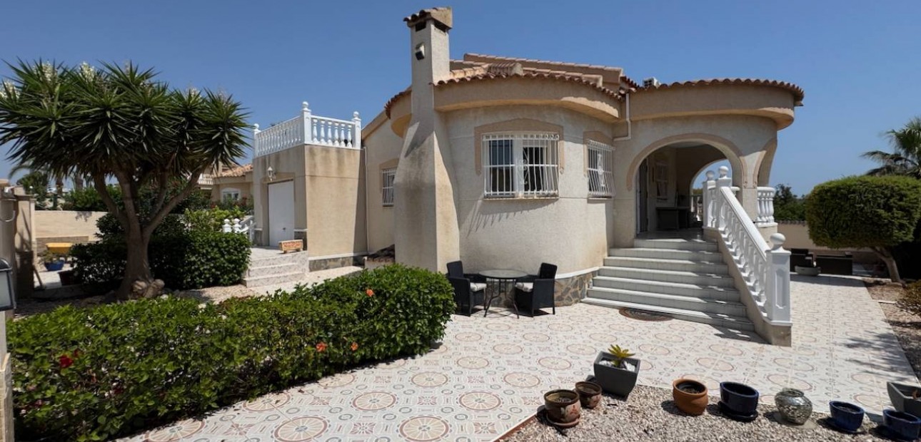 Sale - Villa -
Ciudad Quesada - Lo Pepin