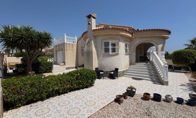 Sale - Villa -
Ciudad Quesada - Lo Pepin