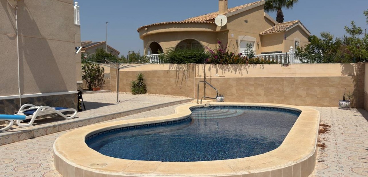 Sale - Villa -
Ciudad Quesada - Lo Pepin