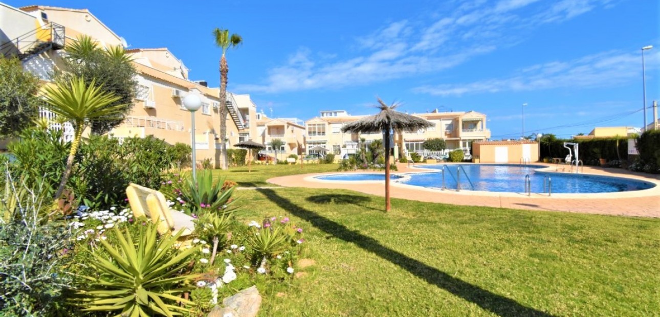 Venta - Apartamento / piso -
Orihuela Costa - Playa Flamenca