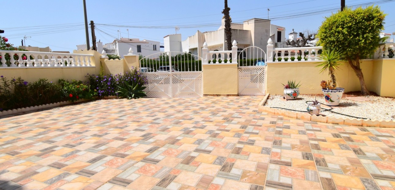 Venta - Apartamento / piso -
Orihuela Costa - Playa Flamenca