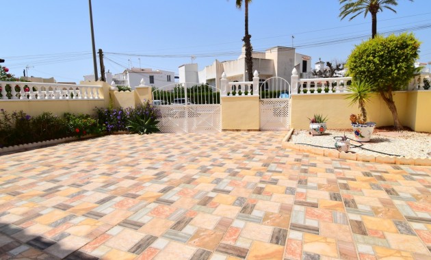 Venta - Apartamento / piso -
Orihuela Costa - Playa Flamenca
