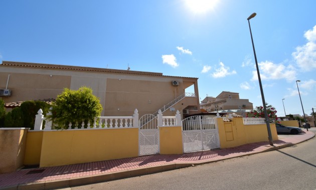 Venta - Apartamento / piso -
Orihuela Costa - Playa Flamenca