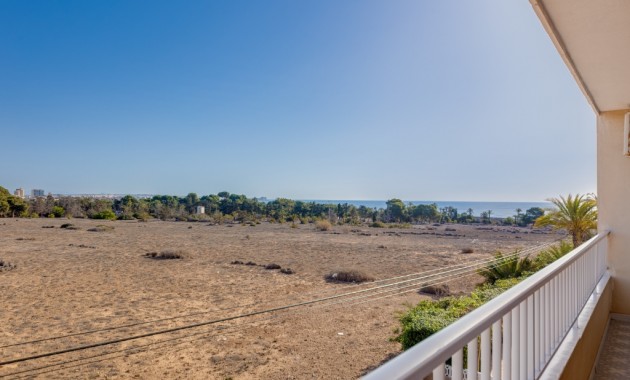 Venta - Apartamento / piso -
Punta Prima