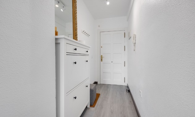 Venta - Apartamento / piso -
Punta Prima