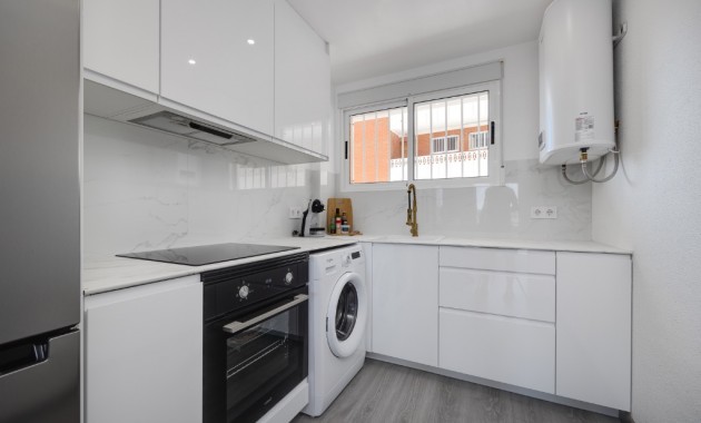Venta - Apartamento / piso -
Punta Prima