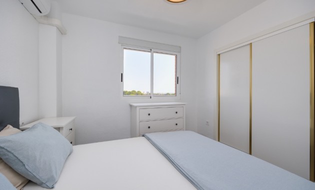 Venta - Apartamento / piso -
Punta Prima