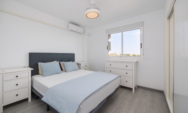 Venta - Apartamento / piso -
Punta Prima