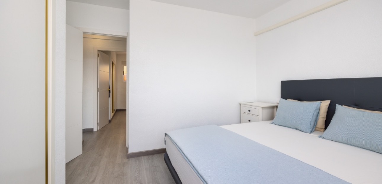 Venta - Apartamento / piso -
Punta Prima