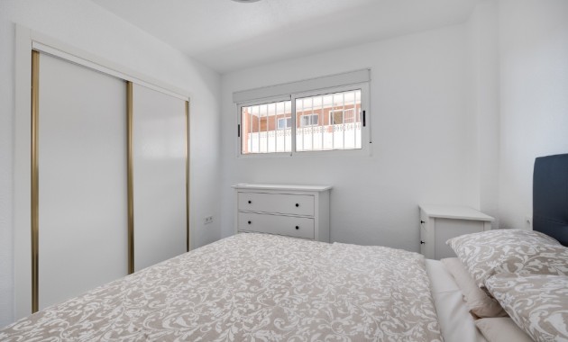 Venta - Apartamento / piso -
Punta Prima