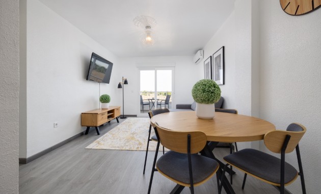 Venta - Apartamento / piso -
Punta Prima