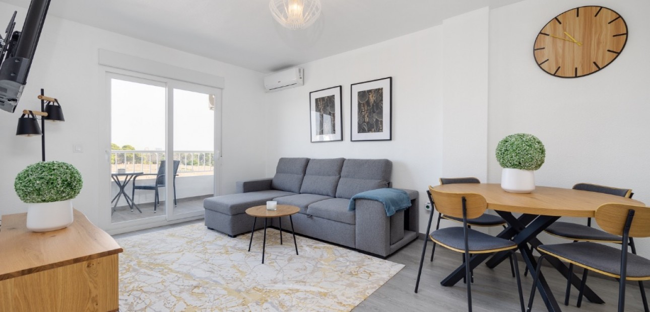 Venta - Apartamento / piso -
Punta Prima
