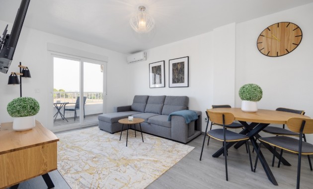 Venta - Apartamento / piso -
Punta Prima
