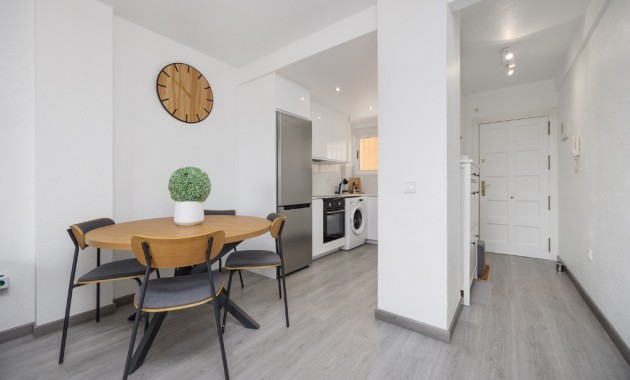 Venta - Apartamento / piso -
Punta Prima