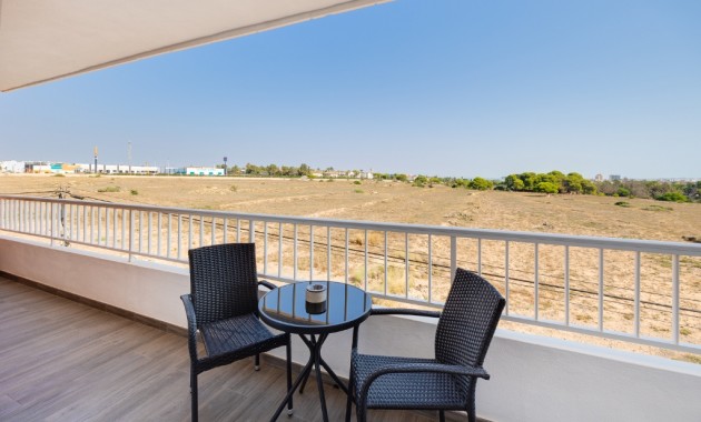 Venta - Apartamento / piso -
Punta Prima