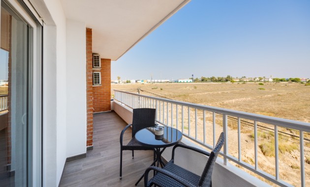 Venta - Apartamento / piso -
Punta Prima