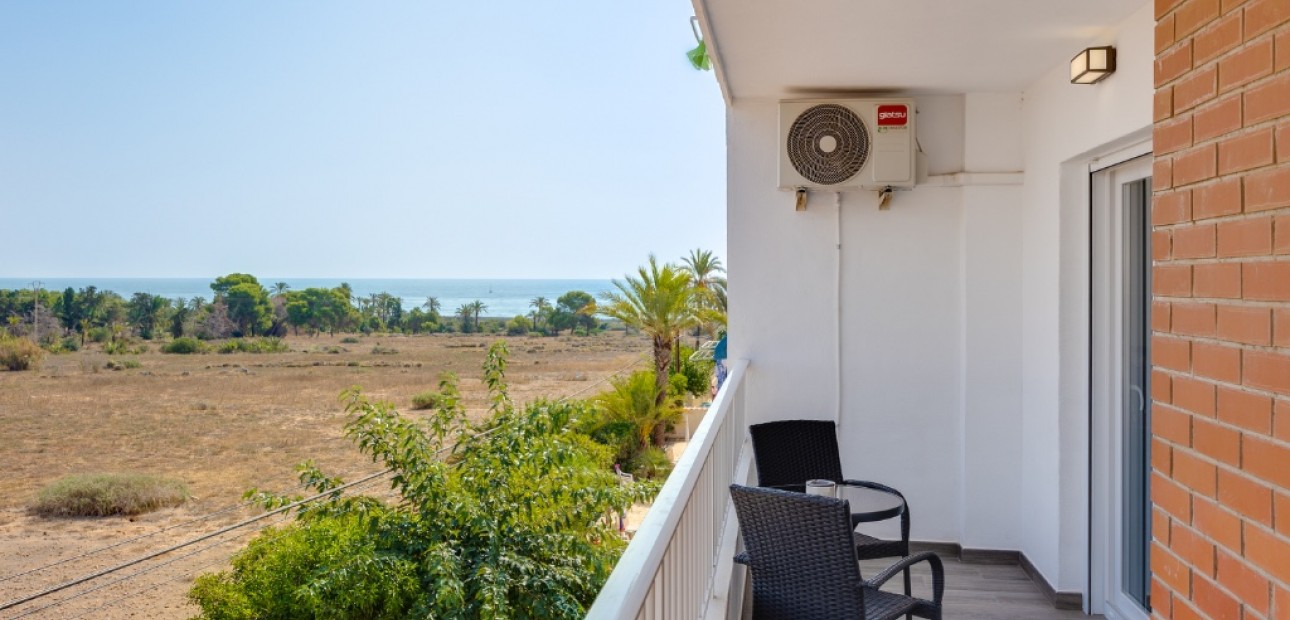 Venta - Apartamento / piso -
Punta Prima