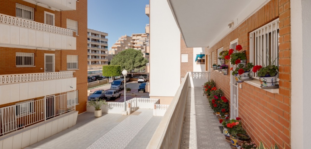 Venta - Apartamento / piso -
Punta Prima