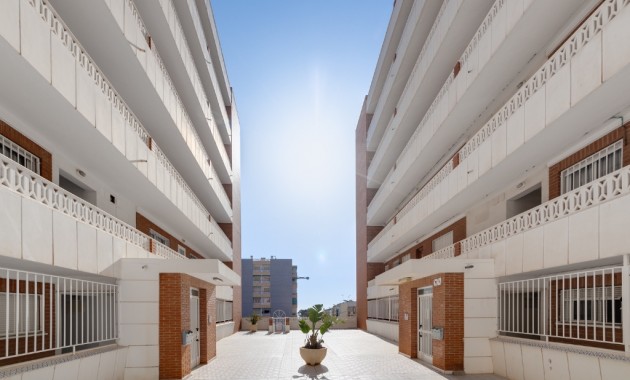 Venta - Apartamento / piso -
Punta Prima