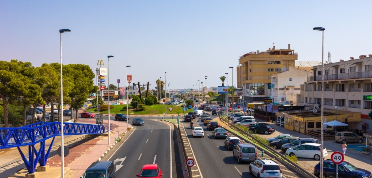 Venta - Apartamento / piso -
Punta Prima