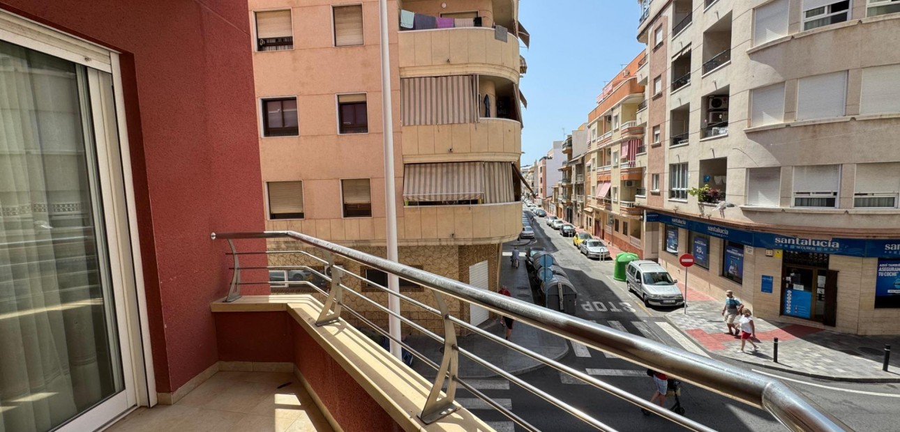 Venta - Apartamento / piso -
Torrevieja - Centro
