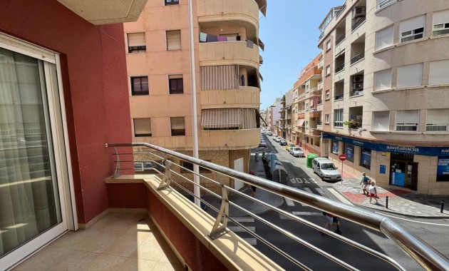 Venta - Apartamento / piso -
Torrevieja - Centro