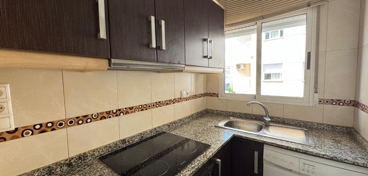 Venta - Apartamento / piso -
Torrevieja - Centro