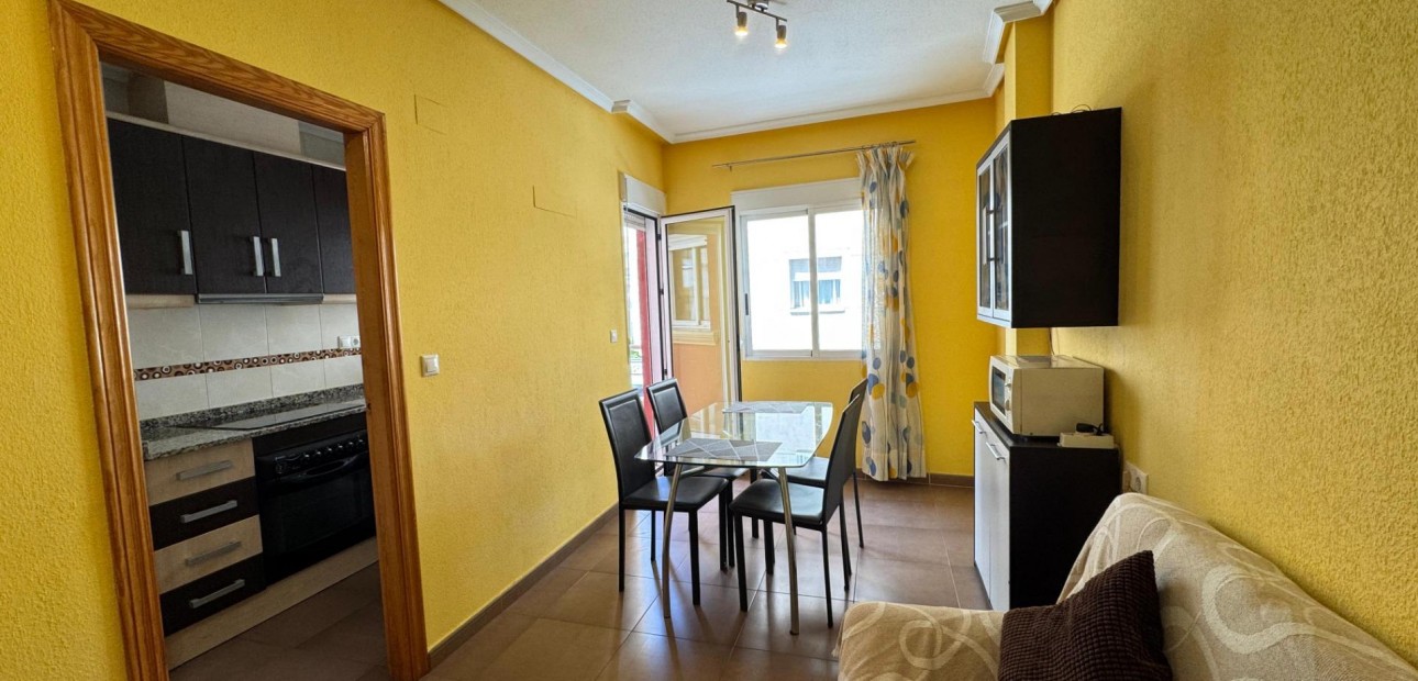 Venta - Apartamento / piso -
Torrevieja - Centro