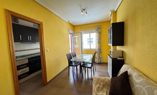 Venta - Apartamento / piso -
Torrevieja - Centro