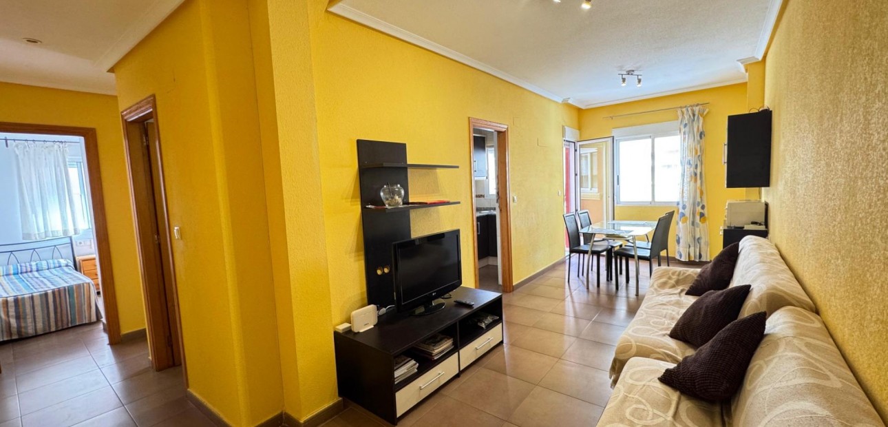 Venta - Apartamento / piso -
Torrevieja - Centro