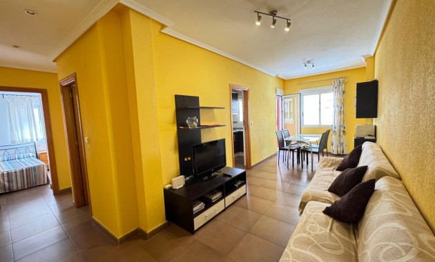Venta - Apartamento / piso -
Torrevieja - Centro