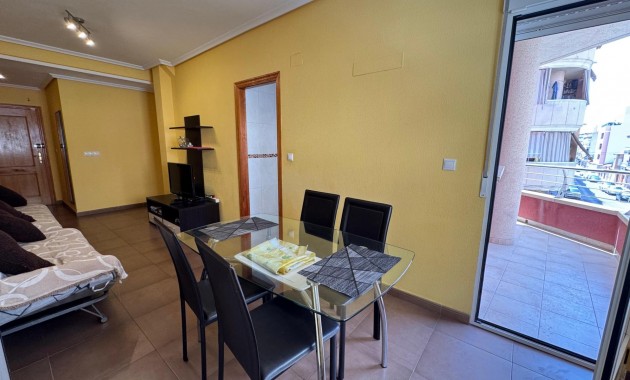 Venta - Apartamento / piso -
Torrevieja - Centro