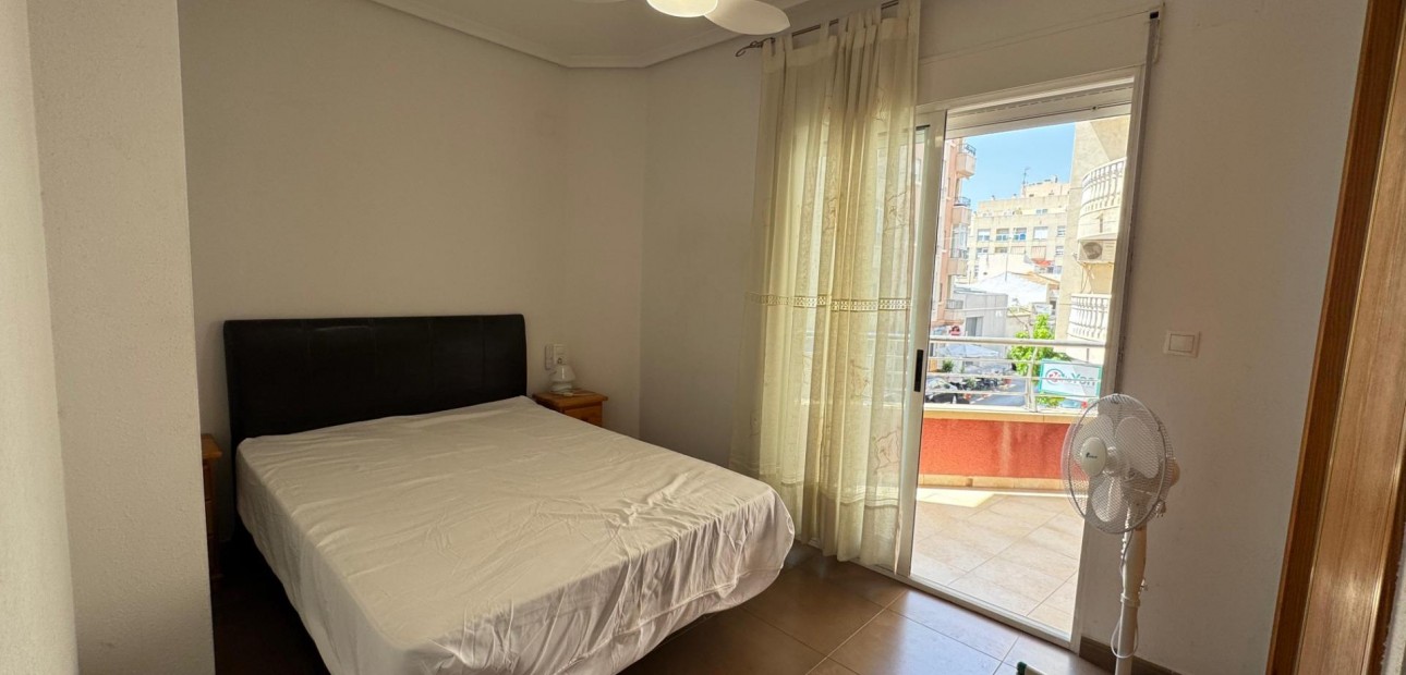 Venta - Apartamento / piso -
Torrevieja - Centro