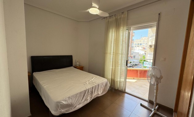 Venta - Apartamento / piso -
Torrevieja - Centro