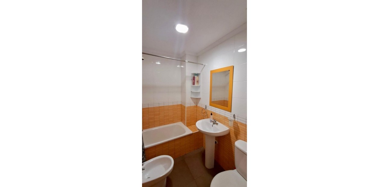 Venta - Apartamento / piso -
Torrevieja - Centro