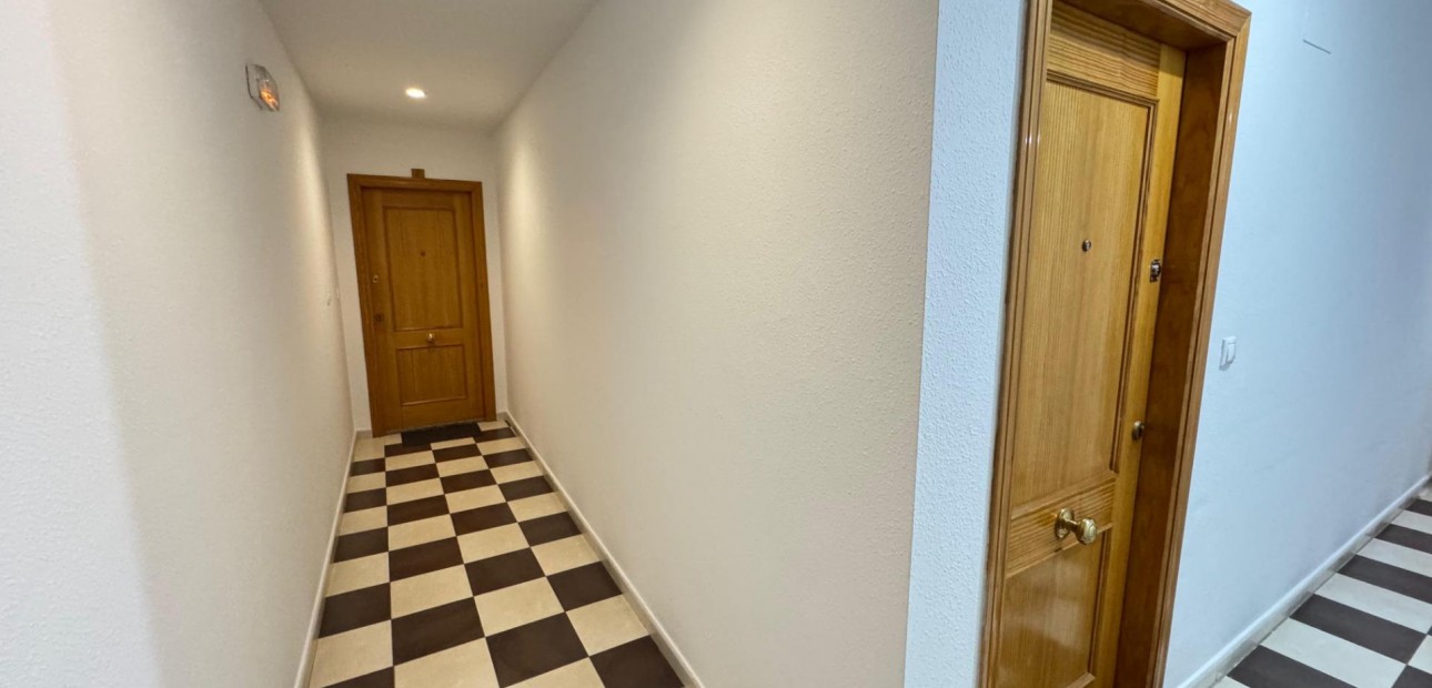Venta - Apartamento / piso -
Torrevieja - Centro